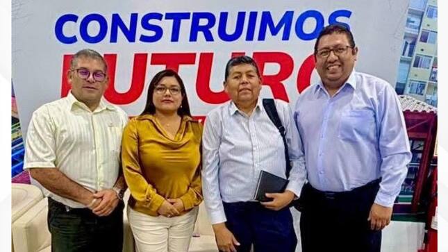 El alcalde de la Municipalidad Provincial de Mariscal Nieto, John Larry Coayla conjuntamente con el alcalde distrital de Samegua, Juan Antonio Eyzaguirre Barrios y la Gobernadora Regional de Moquegua, sostuvieron una reunión clave con el con el ministro de Vivienda, Construcción y Saneamiento, Francisco Durich Whittembury Talledo,