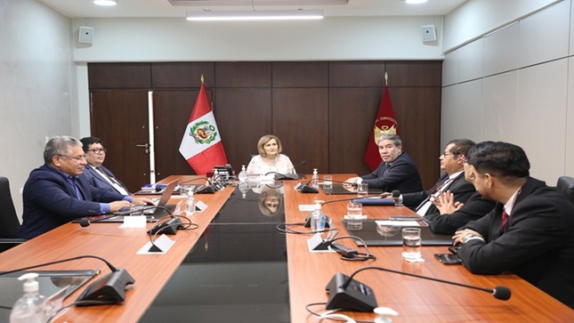 Presidenta del TC Luz Pacheco recibió la visita del presidente de la Corte Superior de Justicia de Huánuco