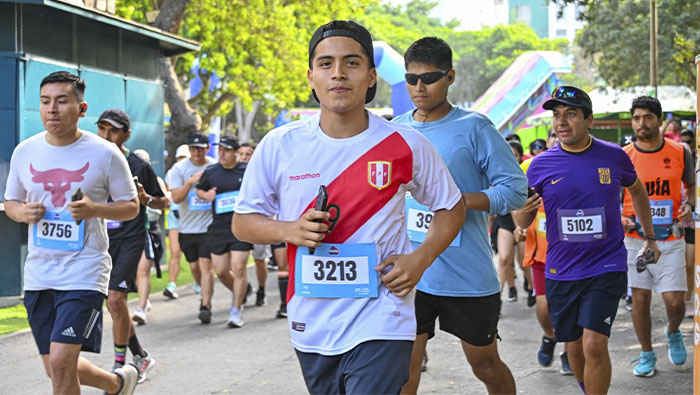 Más de 6 000 corredores participaron de carrera 10 k aniversario de Lima -2