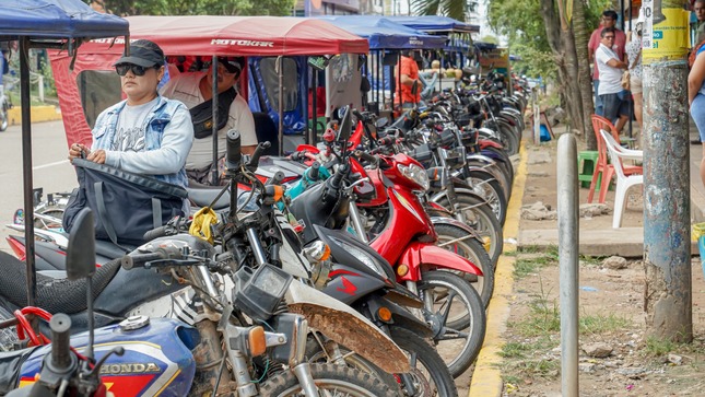 Desorden vehicular en el centro de la ciudad de Pucallpa
