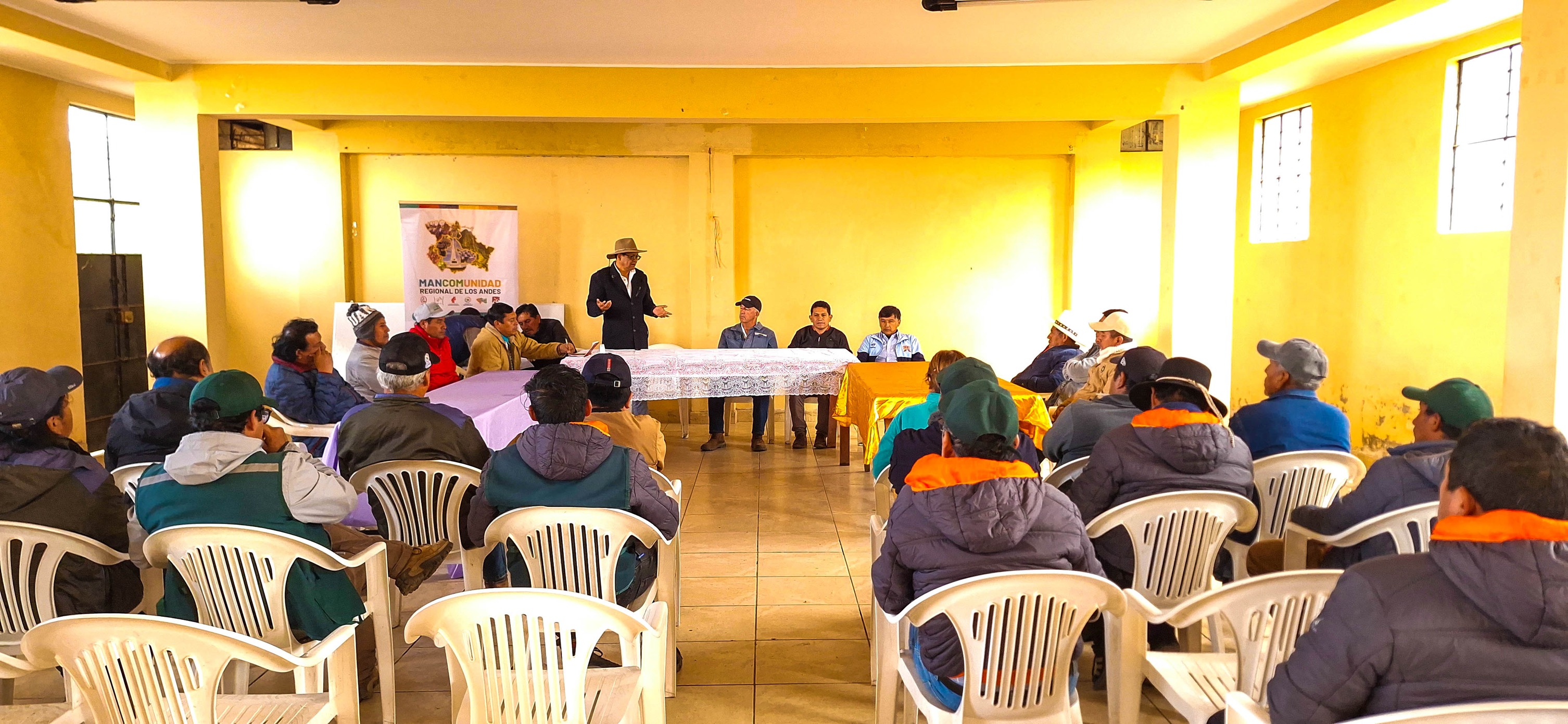 Reunión de recomendaciones e informativa de ante sala a la salida de campo