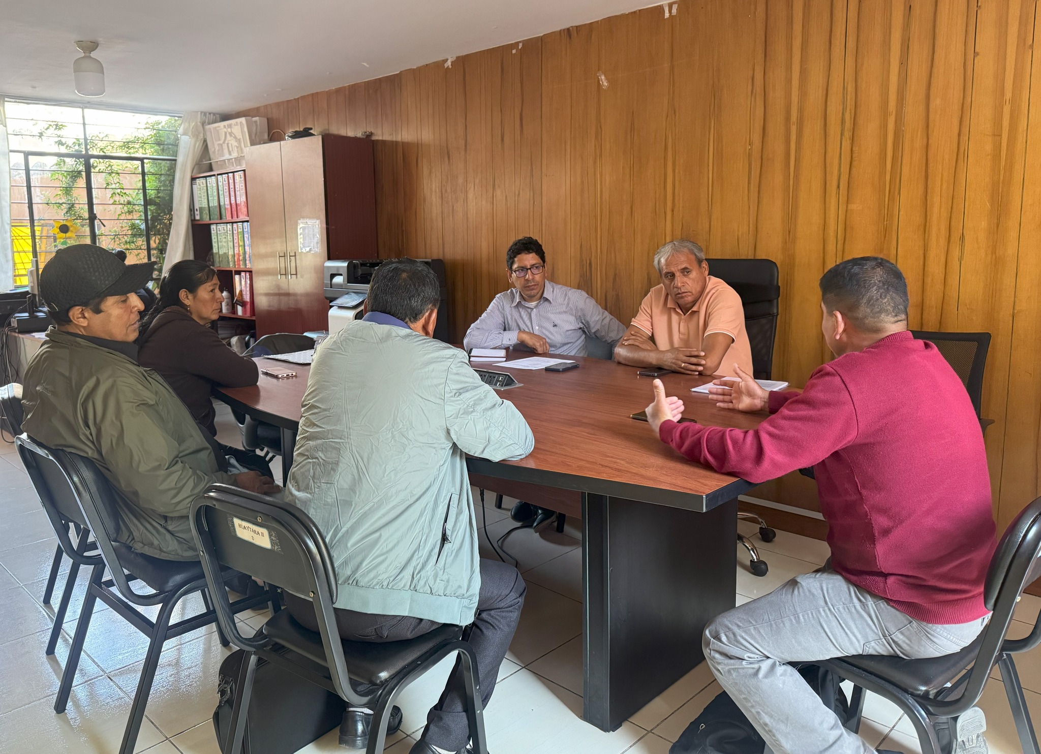 Mesa de trabajo de los Gerentes de Inversiones y Articulación de la MRDLA junto con alcaldes de Chiara y Chilcayocc.