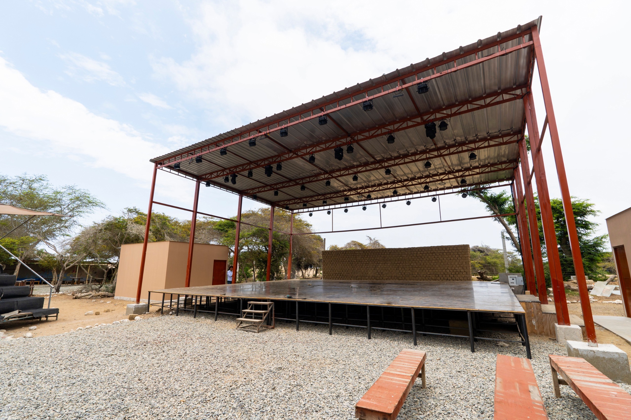 Realizan mejoras de la infraestructura en favor de los visitantes