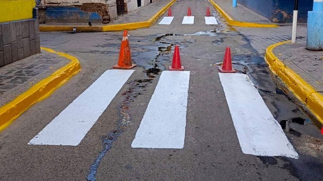 Continúan los trabajos de pintado de vías de tránsito para mejorar la seguridad vial