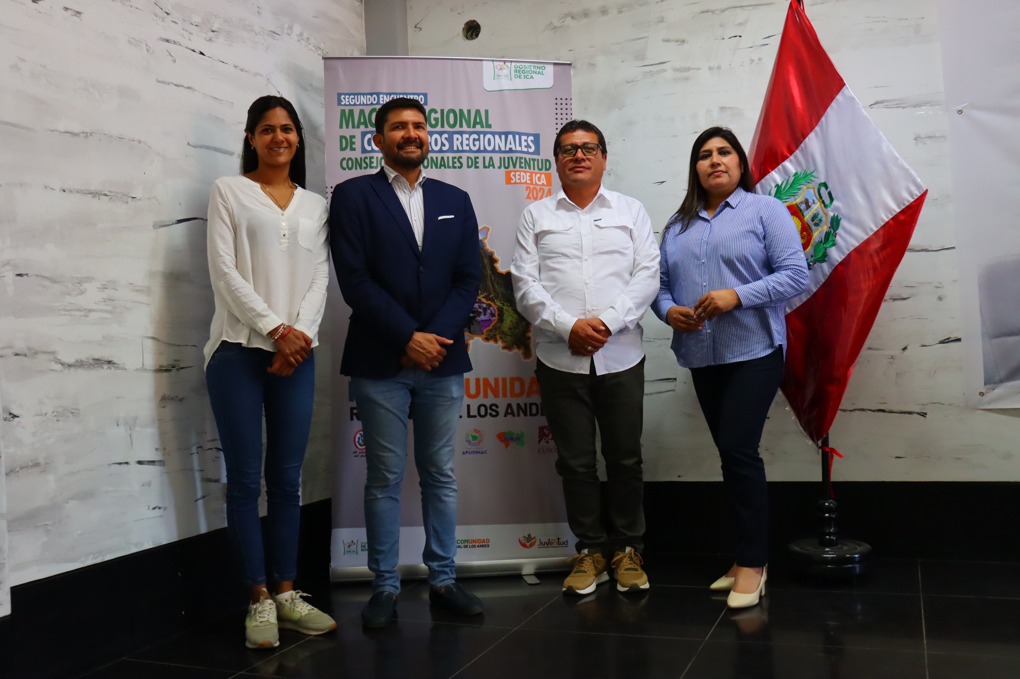 Representante de la SENAJU y Gobierno Regional de Ica.