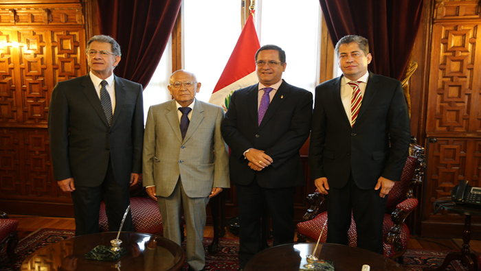 Presidente del TC Manuel Miranda visitó al presidente del Congreso Luis Iberico