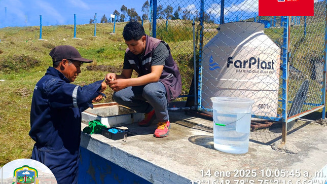 Limpieza, desinfección y cloración de sistema de agua potable en Churria