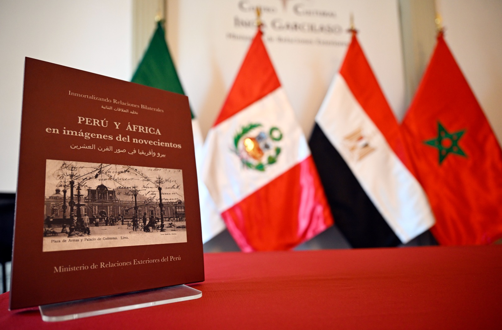 Cancillería presenta el libro “Inmortalizando relaciones bilaterales: Perú y África en imágenes del novecientos”