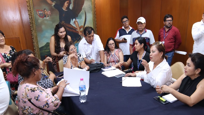 Reunión con dirigentes