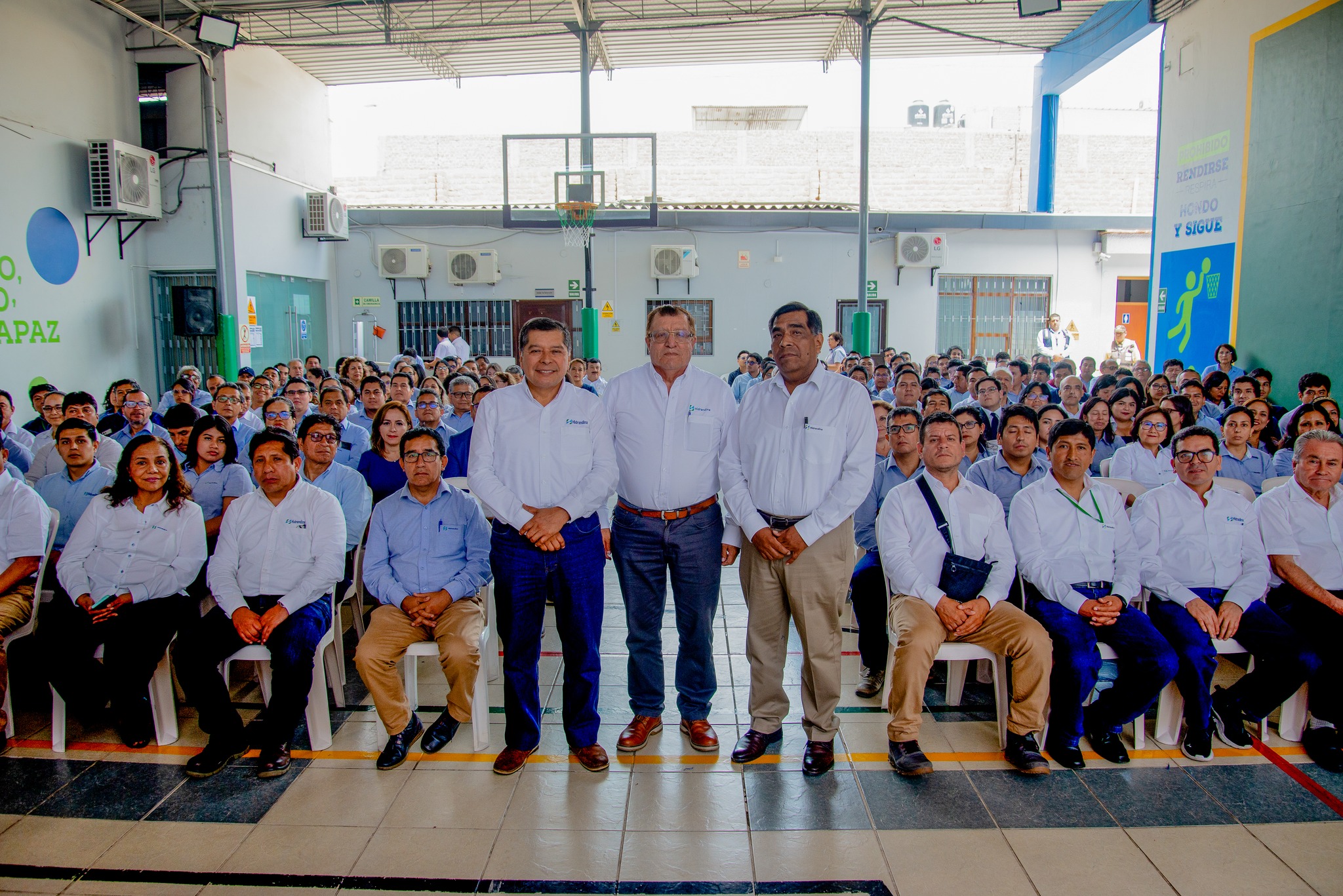 Se comprometió al trabajador en equipo y contar con el apoyo de todos los colaboradores.