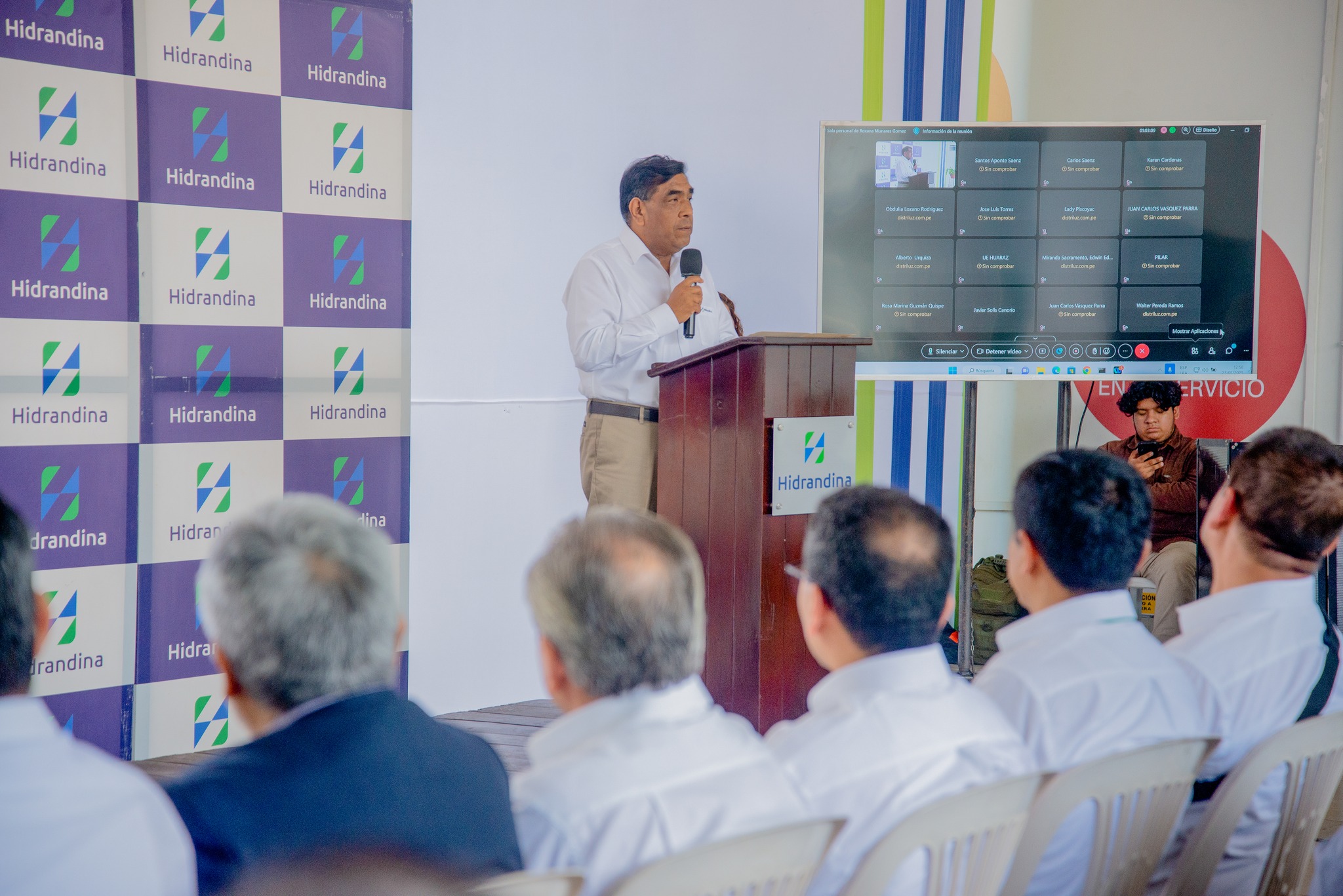 Se comprometió al trabajador en equipo y contar con el apoyo de todos los colaboradores.