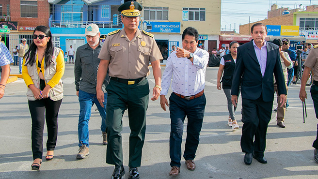 Camionetas nuevas de la PNP refuerzan la seguridad en Huarmey