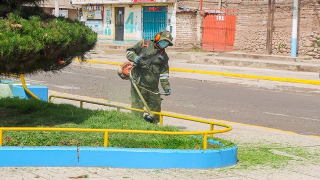 Trabajos de mantenimiento y seguridad refuerzan la avenida Floral de Puno