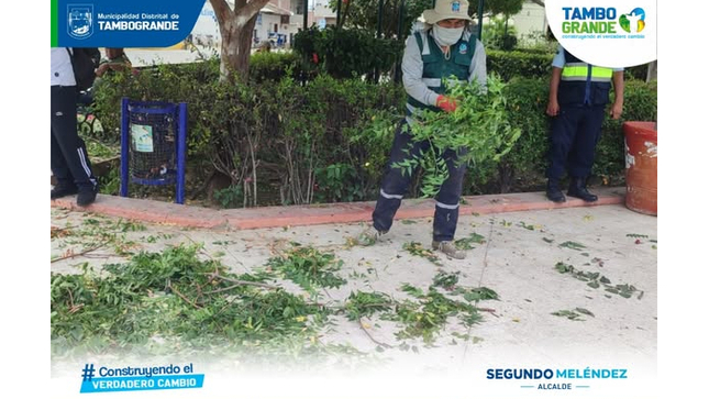 🔵🟢🟡 MDT realiza mantenimiento en la Plaza de Armas previo a la llegada del Señor Cautivo de Ayabaca