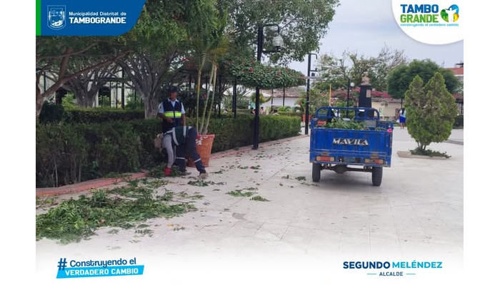 🔵🟢🟡 MDT realiza mantenimiento en la Plaza de Armas previo a la llegada del Señor Cautivo de Ayabaca
