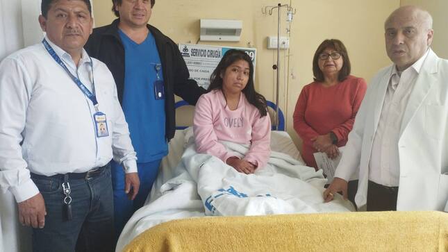 Visita a personal de salud herido