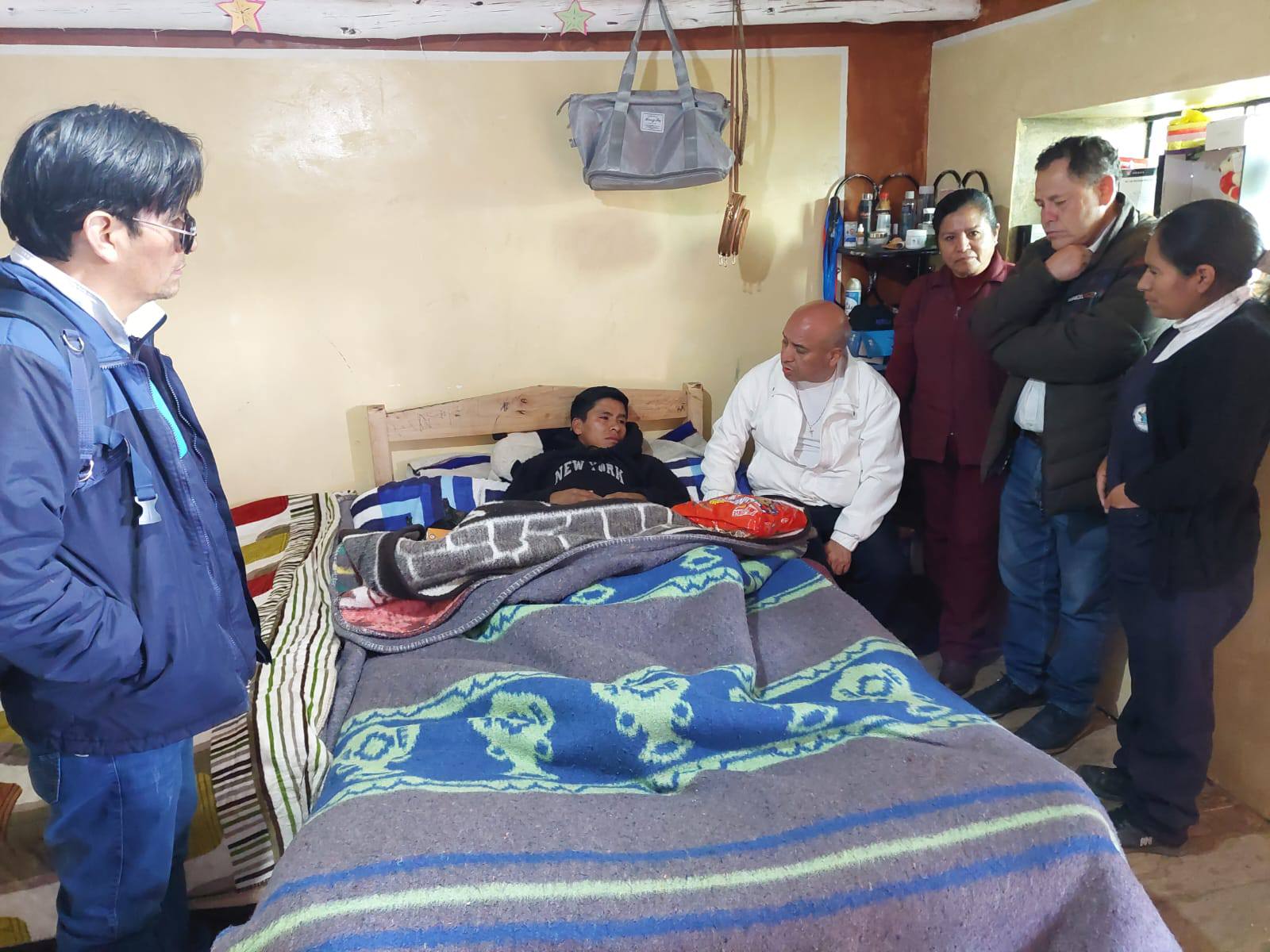 Director de la DIRESA visita a servidores de salud heridos