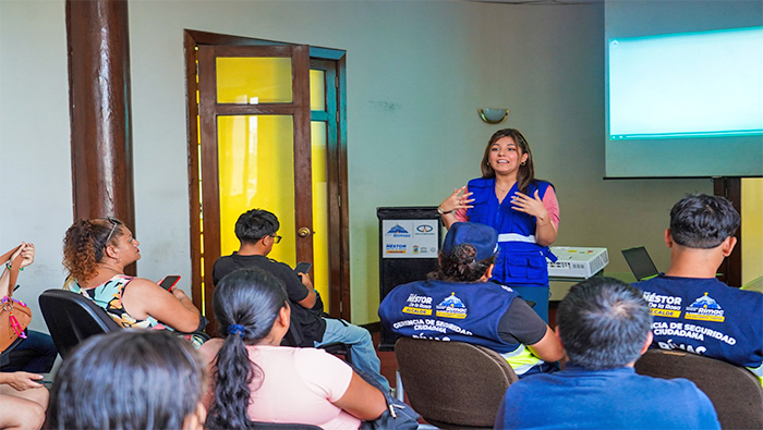 una acción conjunta con el área virtual de Essalud, se desarrolló la charla de capacitación y con certificación en el tema de prevención y control del dengue.