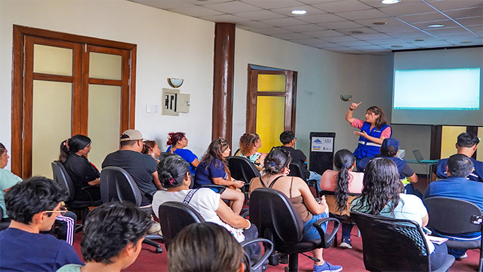 una acción conjunta con el área virtual de Essalud, se desarrolló la charla de capacitación y con certificación en el tema de prevención y control del dengue.