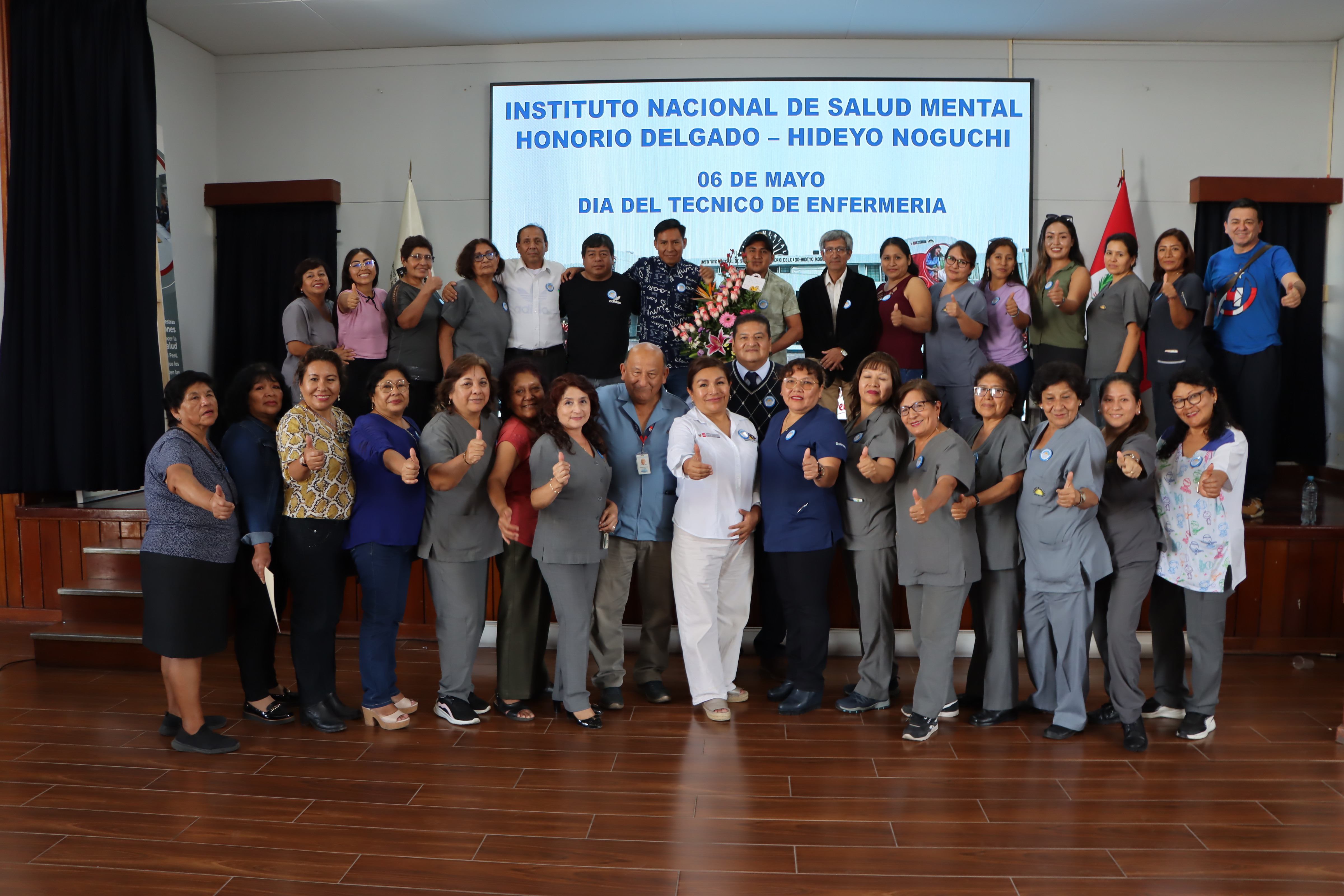 Equipo de enfermeras técnicas de la institución.