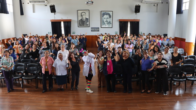 Personal femenino del INSM “HD-HN” participa en taller “Mujer de ayer y hoy”