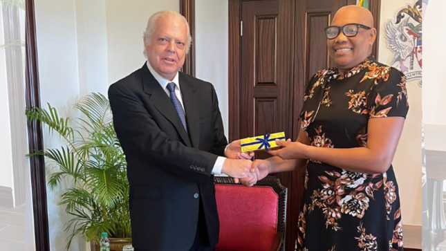 Embajador peruano presenta cartas credenciales a la gobernadora general de San Cristóbal y Nieves