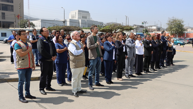 Trabajadores del Instituto Nacional de Salud Mental “HD-HN” conmemoran el “Día de la Bandera”