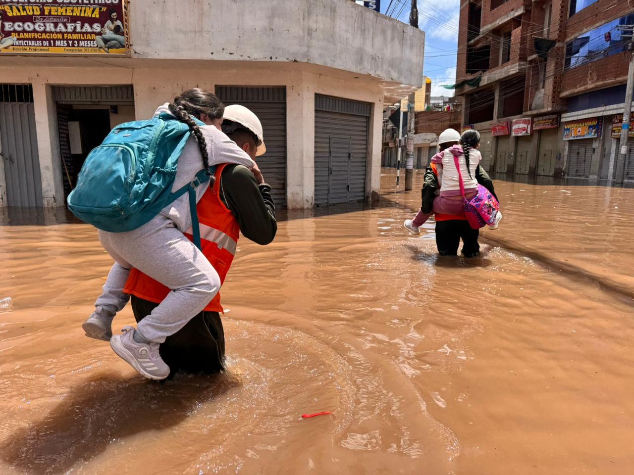 Comando Conjunto de las Fuerzas Armadas en acción: primera línea de respuesta ante inundaciones en Juliaca
