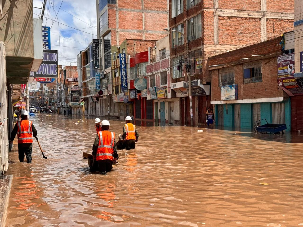 Comando Conjunto de las Fuerzas Armadas en acción: primera línea de respuesta ante inundaciones en Juliaca