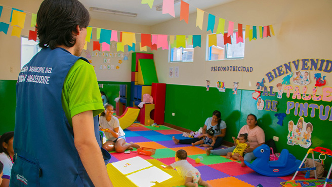 Municipalidad realiza charla informativa de alimentación saludable y psicológico a madres de las ludotecas de Huarmey