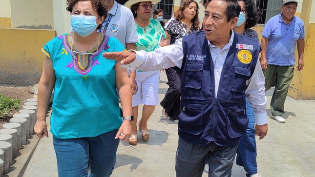 CONGRESISTA SUSEL PAREDES REALIZÓ VISITA INOPINADA A HOSPITAL NACIONAL SERGIO E. BERNALES