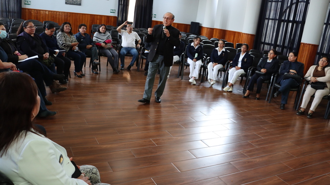 DR. ALBERTO PERALES ABORDÓ LA ÉTICA EN EL CONTEXTO LABORAL JUNTO A PROFESIONALES DE ENFERMERÍA DEL INSM