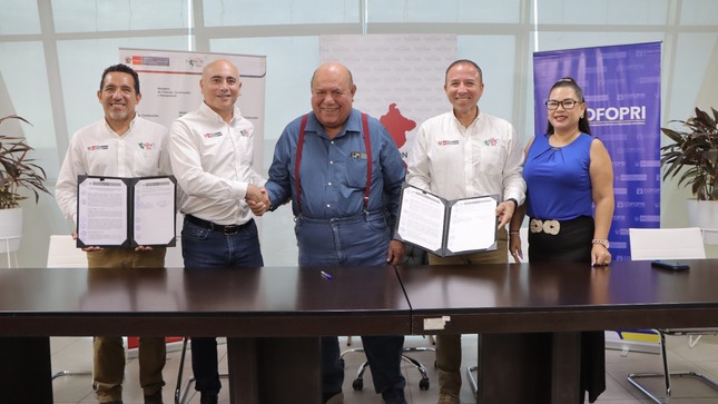 GORE Tacna firma convenio con Cofopri para formalización de predios urbanos 
