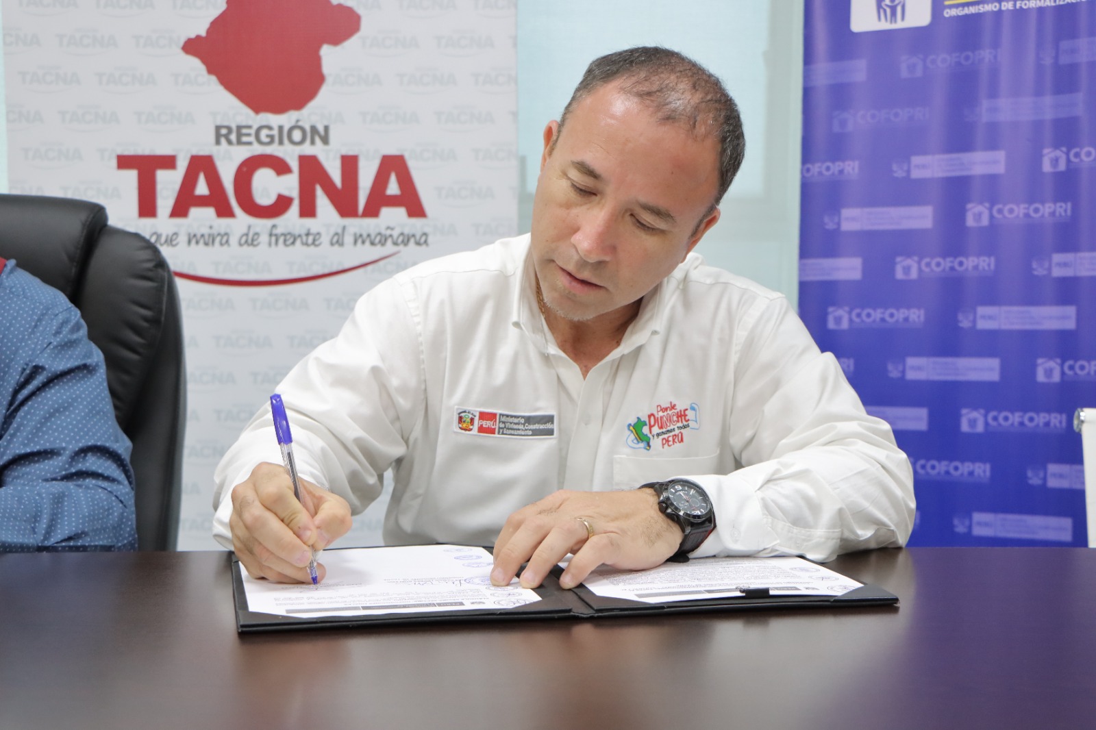 GORE Tacna firma convenio con Cofopri para formalización de predios urbanos