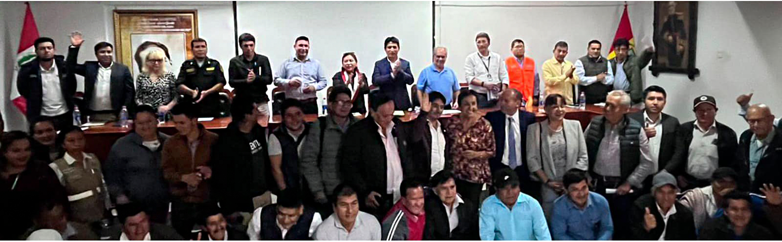 Autoridades presentes en reunión sobre tema de la Carretera Canchaque Huancabamba