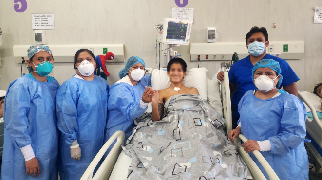 Adolescente de 15 años y joven de 25 años, salieron de alta luego de estar varios meses hospitalizados