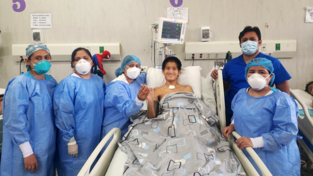 Adolescente de 15 años y joven de 25 años, salieron de alta luego de estar varios meses hospitalizados