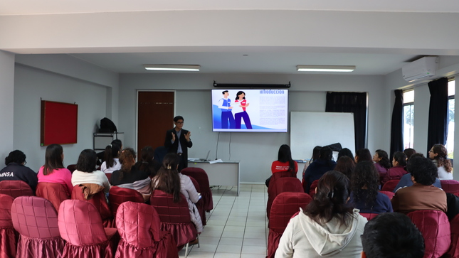 Desarrollan I sesión de capacitación al personal de salud de la red integrada de San Martin de Porres y Centro de Emergencia Mujer