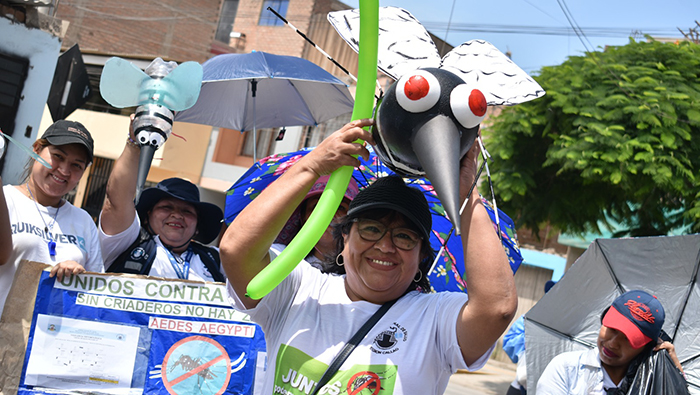 Pasacalle de sensibilización en la lucha contra el dengue