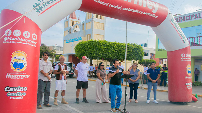 Alcalde apertura travesía 4 x 4 Huarmey 2025