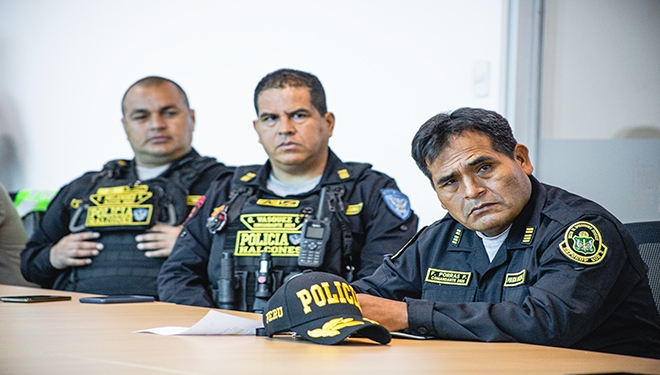 Personal policial presente
