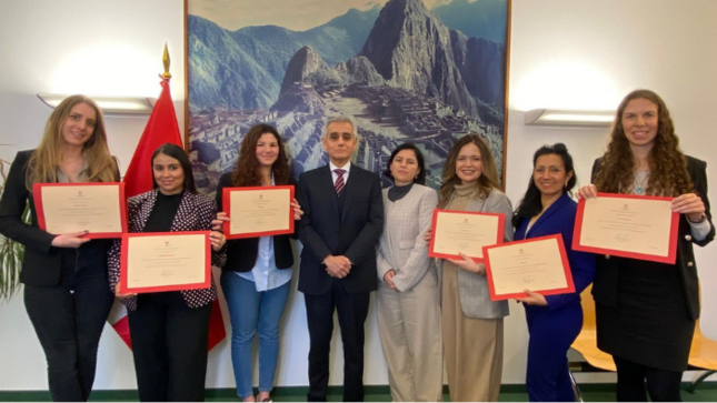 “Exprésate, conéctate e inspírate”: conversatorio del Consulado del Perú en Frankfurt impulsa desarrollo de mujeres migrantes en Alemania 