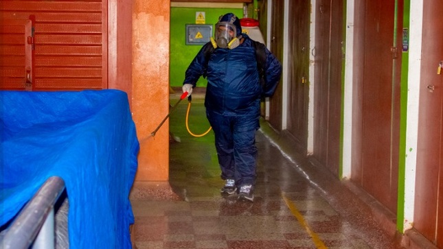 Fumigación en el Mercado Central de Puno refuerza condiciones sanitarias