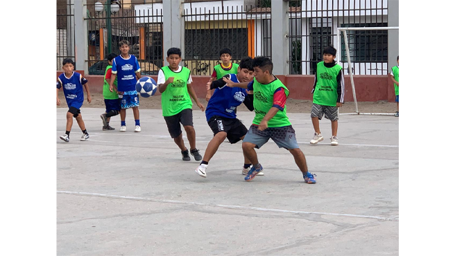 ¿𝐐𝐮é 𝐚𝐩𝐫𝐞𝐧𝐝𝐞𝐫á𝐬?
• Técnicas de control de balón, pase y definición.
• Estrategias de juego y trabajo en equipo.
• Desarrollo físico, resistencia y velocidad.
• Valores deportivos como disciplina, respeto y liderazgo.
📍 Lugar de inscripción: Av. Ancash cuadra 23 (costado de Tottus)
🕐 Horario de atención:
• Lunes a viernes: 8:00 am - 5:00 pm.
• Sábados: 8:00 am - 12:30 pm.
📞 Teléfono: 902 351 415