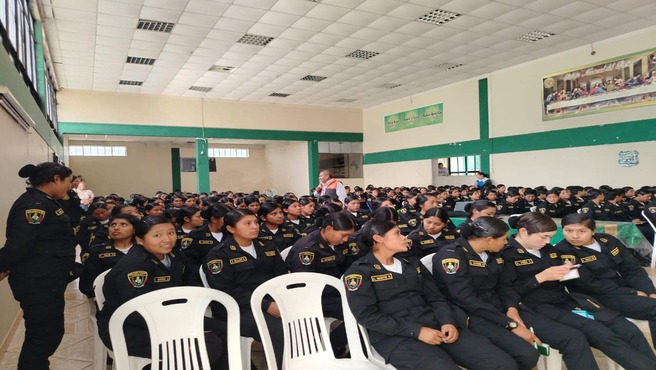 DRTC capacita a futuras policías en normativas y reglamento de tránsito