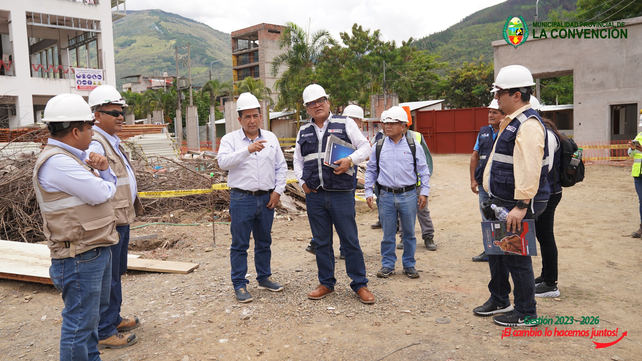 Alcalde exige celeridad con funcionarios de PRONIS en la construcción del hospital de Quillabamba