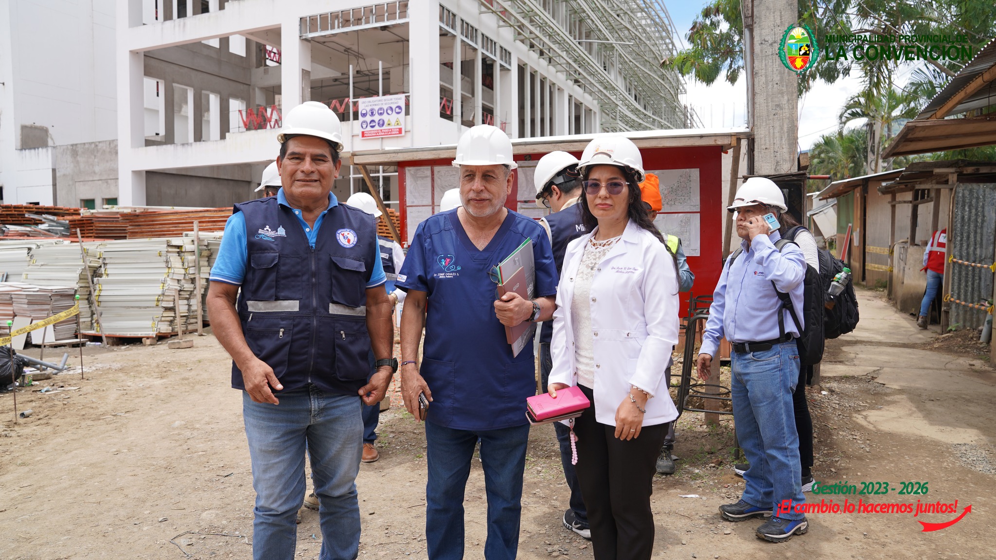 Alcalde exige celeridad con funcionarios de PRONIS en la construcción del hospital de Quillabamba