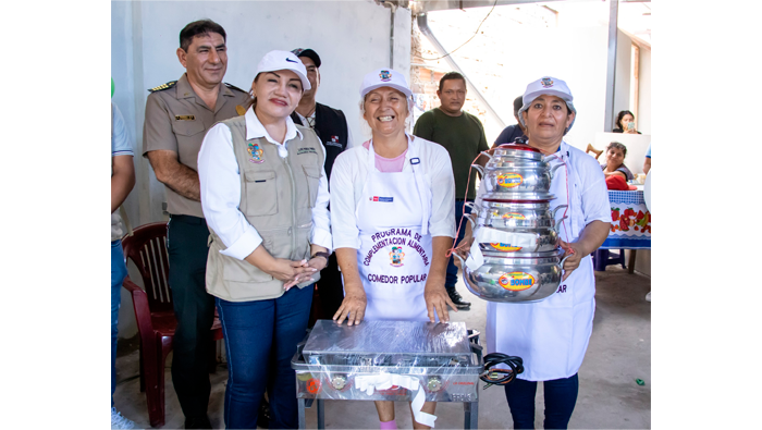 Implementan comedor popular "Mujeres en acción".