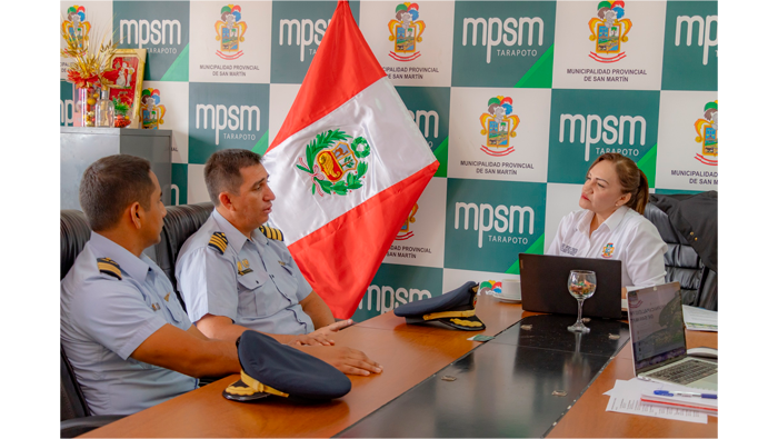 Alcaldesa Lluni Perea Pinedo recibió al nuevo Comandante del Agrupamiento Aéreo de Tarapoto.