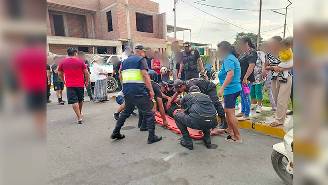 Serenos auxilian a menor de edad que sufrió accidente de tránsito 